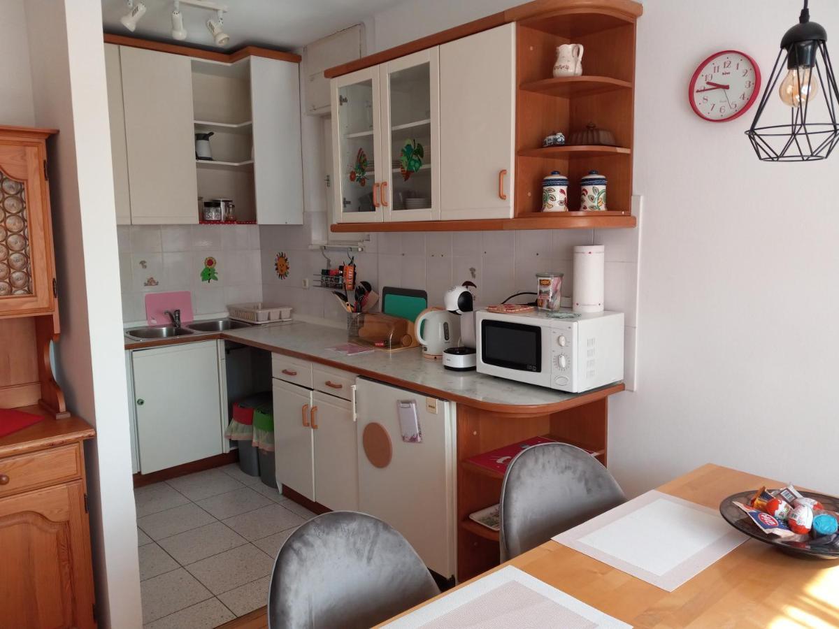 Lovely 2-Bedroom Appartment With Free Parking Dobrova Extérieur photo