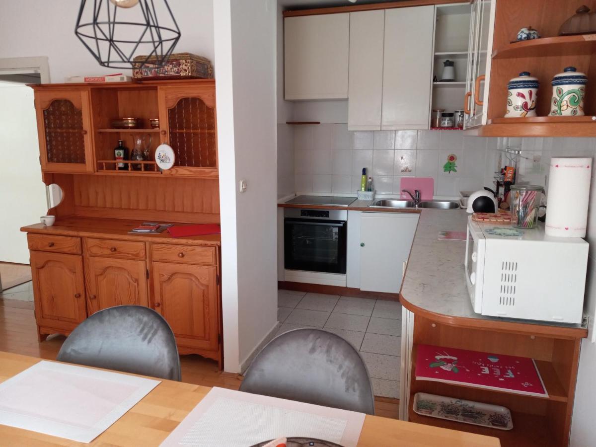 Lovely 2-Bedroom Appartment With Free Parking Dobrova Extérieur photo